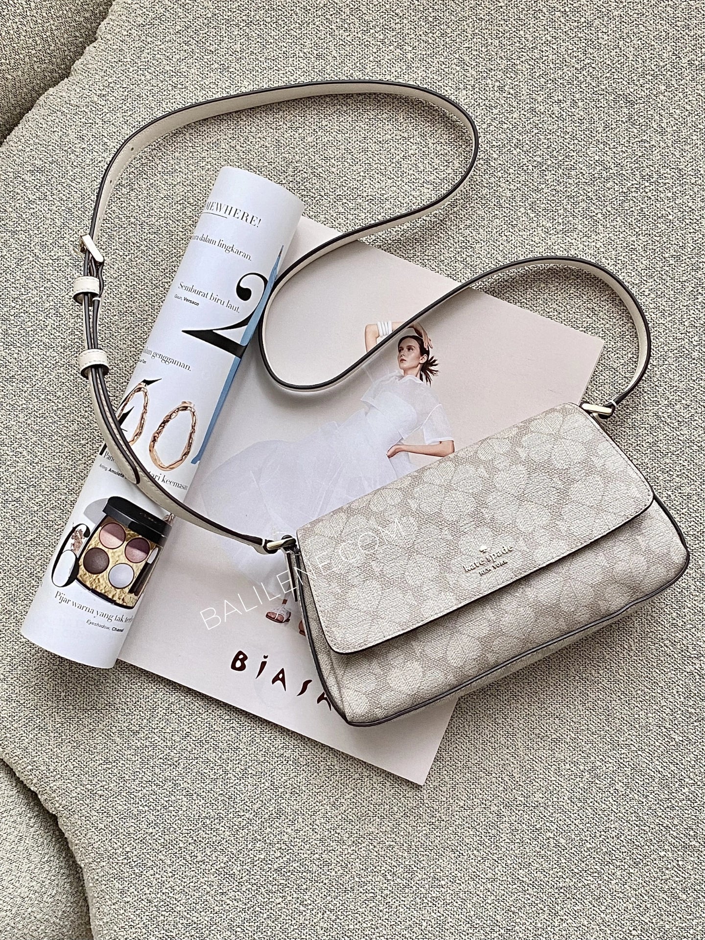 gambar-Kate-Spade-Sutton-Spade-Flower-Mini-Flap-Crossbody-Dark-Beige-Moon-Dust-balilene
