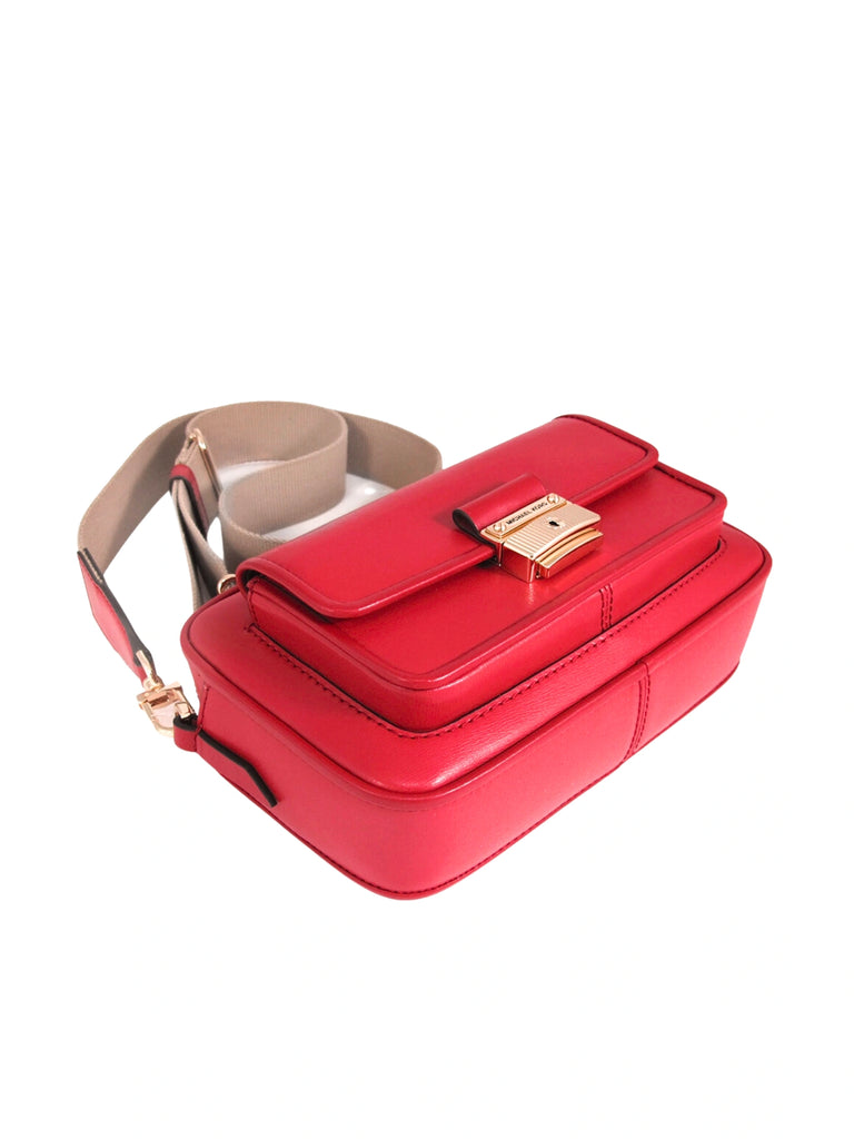 gambar-Michael-Kors-Bradshaw-Medium-Pocket-Camera-Bag-Leather-Crossbody-Crimson