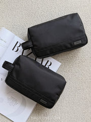 gambar-TM-Medium-Kit-Silver-Hardware-Pouch-Black-balilene