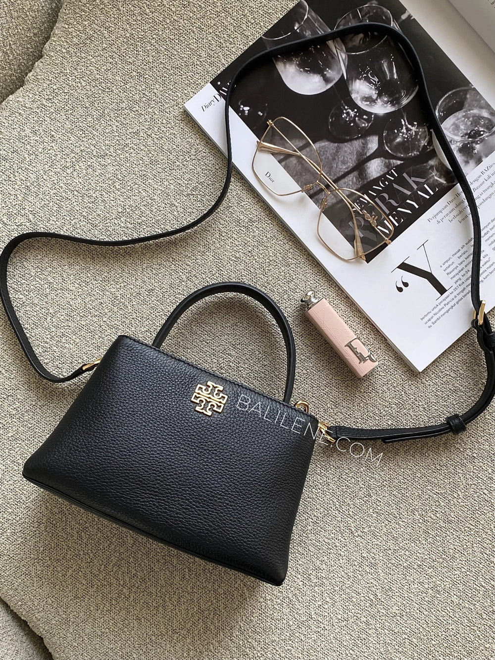 gambar-Tory-Burch-Britten-Mini-Satchel-Bag-Black-balilene