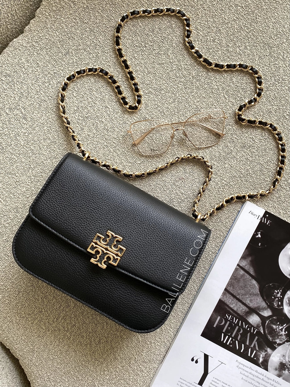 gambar-Tory-Burch-Britten-Small-Adjustable-Shoulder-Bag-Black-balilene