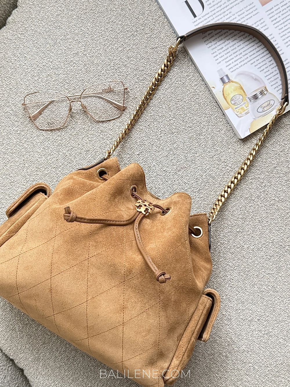 gambar-Tory-Burch-Charlie-Suede-Drawstring-Shoulder-Bag-Wild-Tabacco-balilene