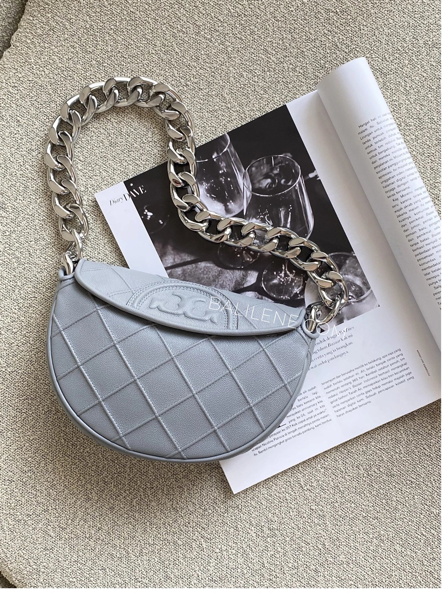 gambar-Tory-Burch-Fleming-Soft-Mini-Crescent-Bag-Slate-balilene