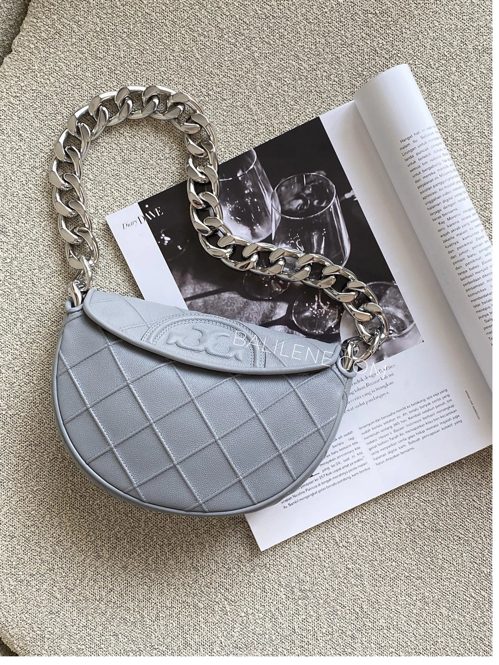 gambar-Tory-Burch-Fleming-Soft-Mini-Crescent-Bag-Slate-balilene
