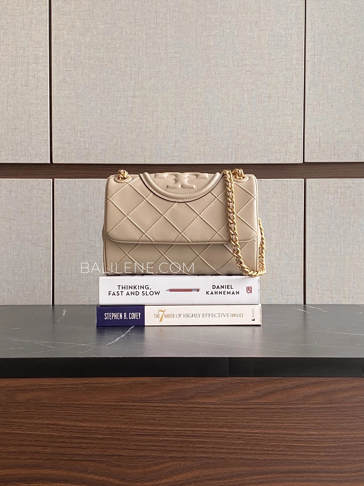 gambar-Tory-Burch-Fleming-Soft-Small-Convertible-Shoulder-Bag-Fresh-Clay-balilene