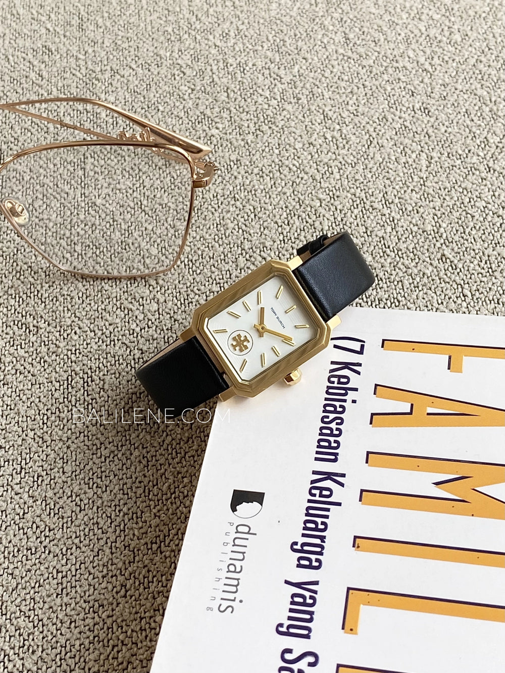 gambar-Tory-Burch-Robinson-Watch-Black-Leather-Gold-Tone-balilene