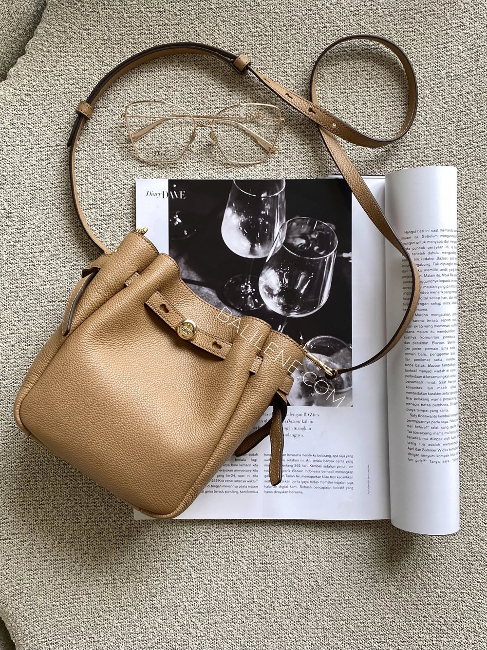gambar-Tory-Burch-Small-Romy-Crossbody-Bag-Tiramisu-balilene