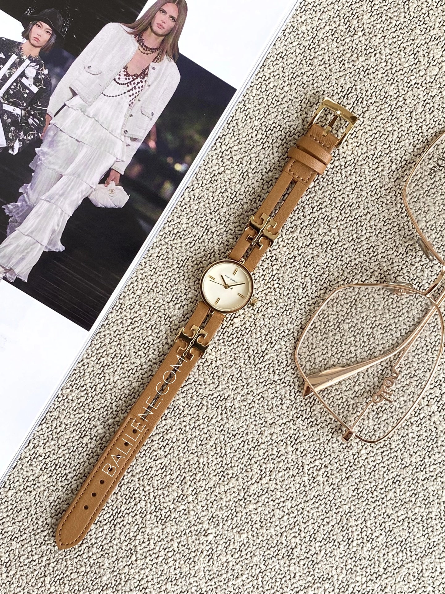 gambar-Tory-Burch-Women-Gold-Tone-Logo-Brown-Leather-Watch-balilene