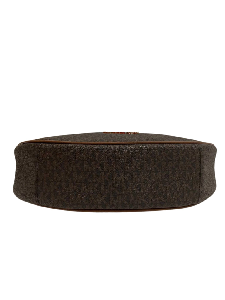 gambar-bawah-Michael Kors Dover Large Half Moon Shoulder Bag Signature Brown