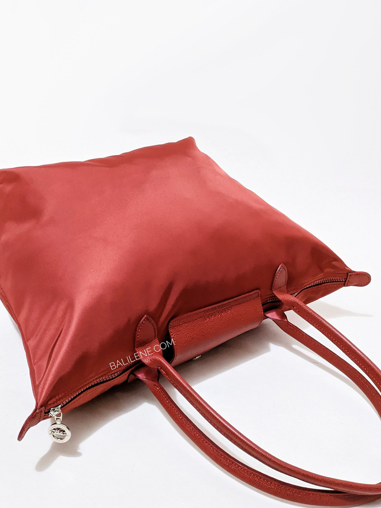 gambar-belakang-Longchamp-Le-Pliage-Neo-Medium-Nylon-Shoulder-Tote-Rouge