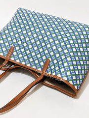 gambar-belakang-Tory-Burch-Geo-Logo-Zip-Tote-Light-Multi-Logo-Allover