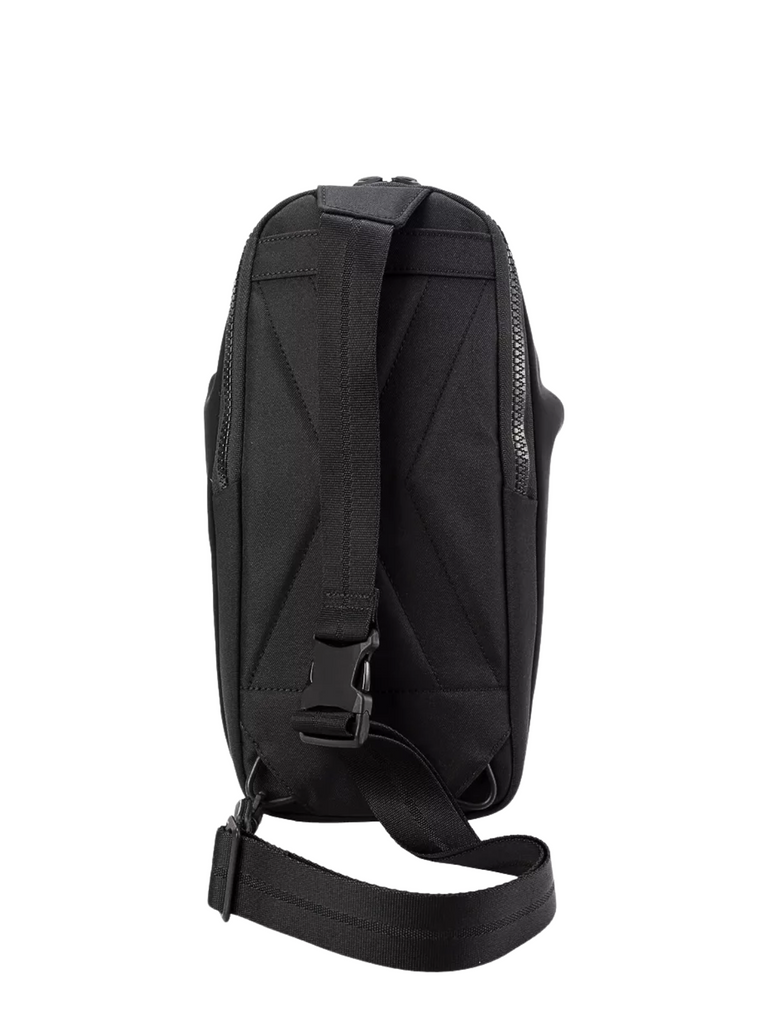 gambar-belakang-Tumi-Tahoe-Bozeman-Sling-Bag-Black
