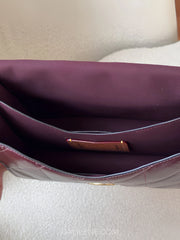 gambar-dalam-Chain-Tabby-Shoulder-Bag-With-Quilting-Black-Currant-balilene