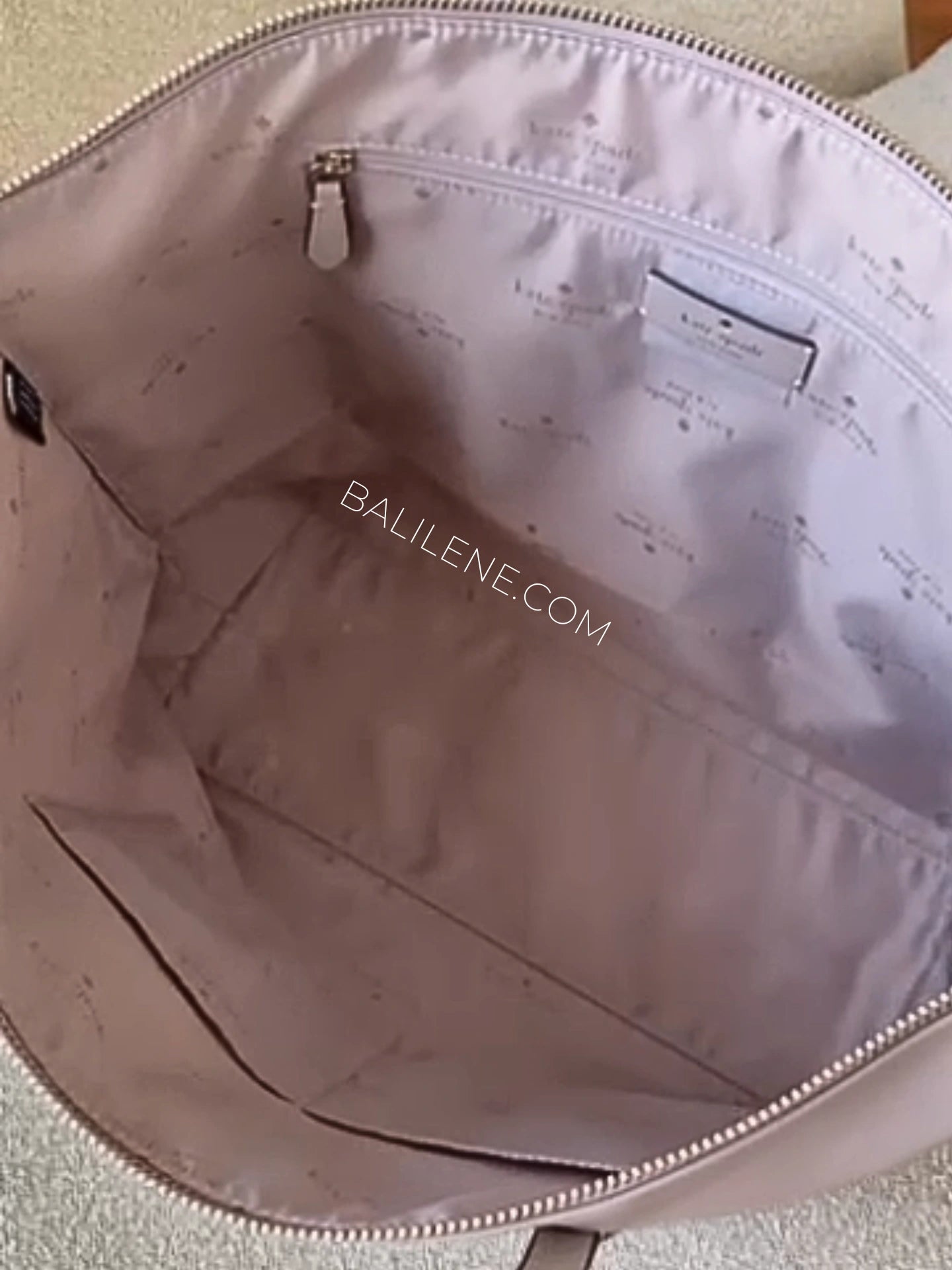 gambar-dalam-Kate-Spade-Kitt-Medium-Nylon-Tote-Cozy-Grey-balilene