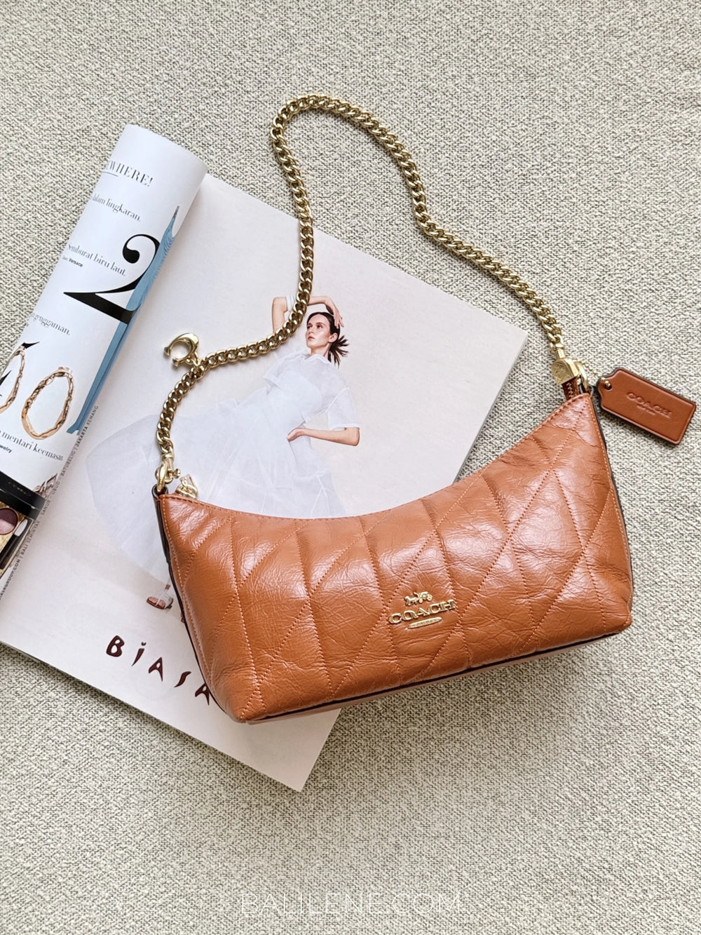 gambar-depan-Coach-Caitlin-Shoulder-Bag-With-Quilting-And-Charm-Cinnamon-balilene