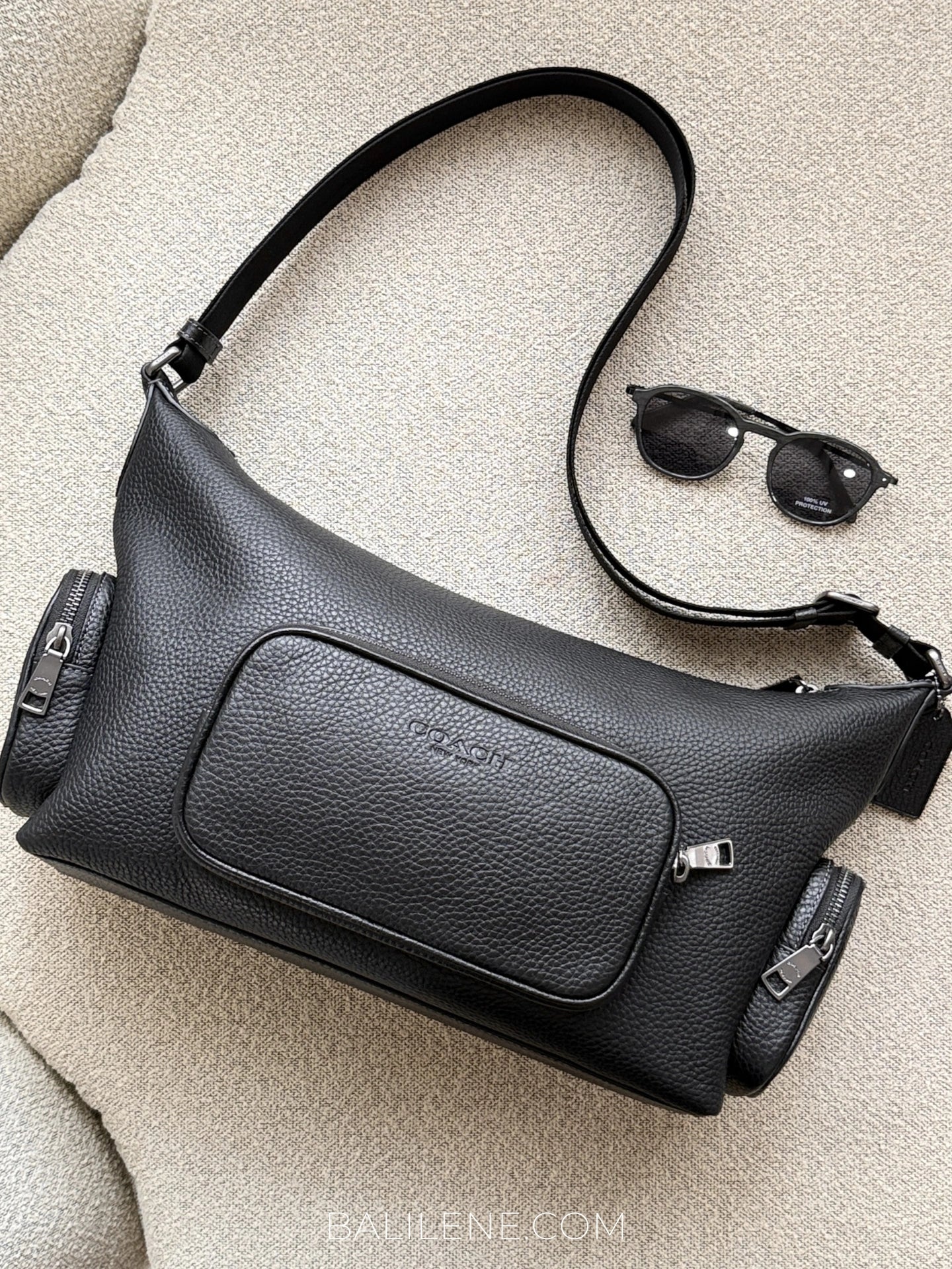 gambar-depan-Coach-Finn-Crossbody-Bag-With-Pockets-Black-balilene
