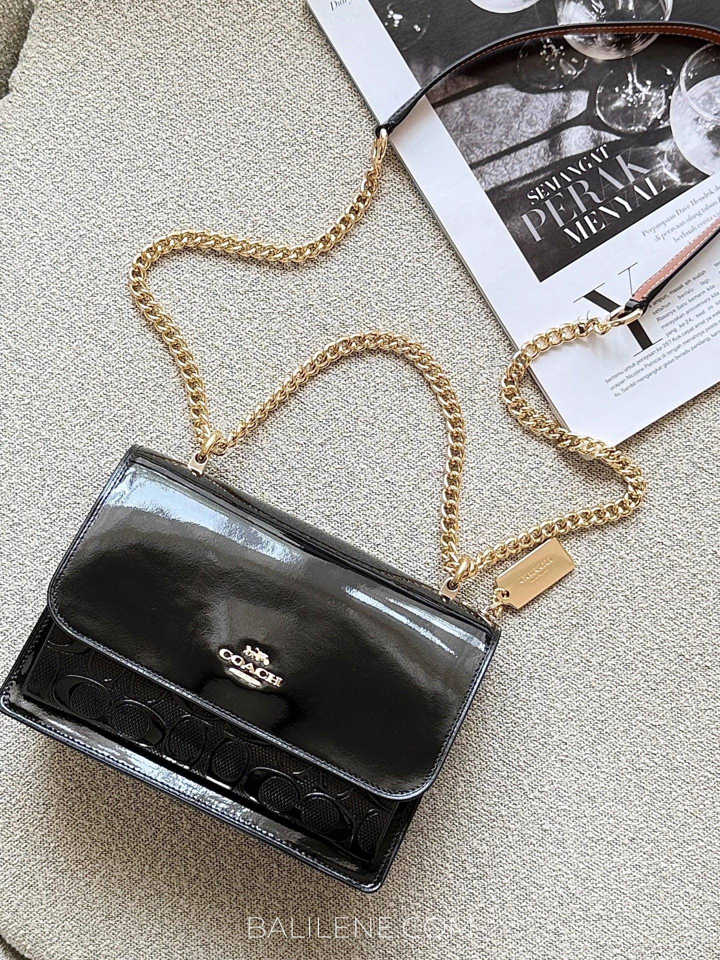 gambar-depan-Coach-Klare-Crossbody-Bag-In-Signature-Patent-Leather-Black-balilene