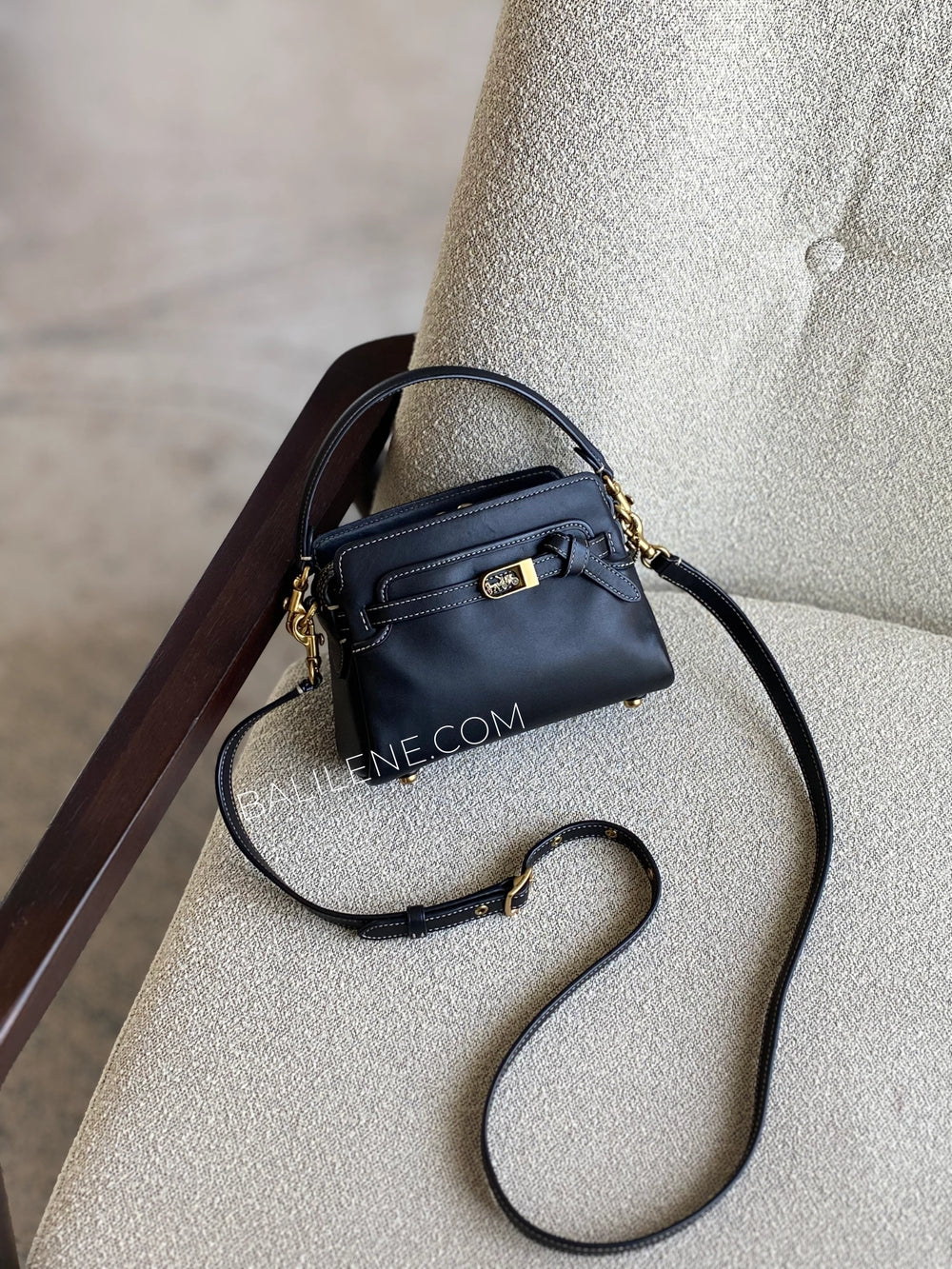 gambar-depan-Coach-Tate-18-Crossbody-Black-balilene