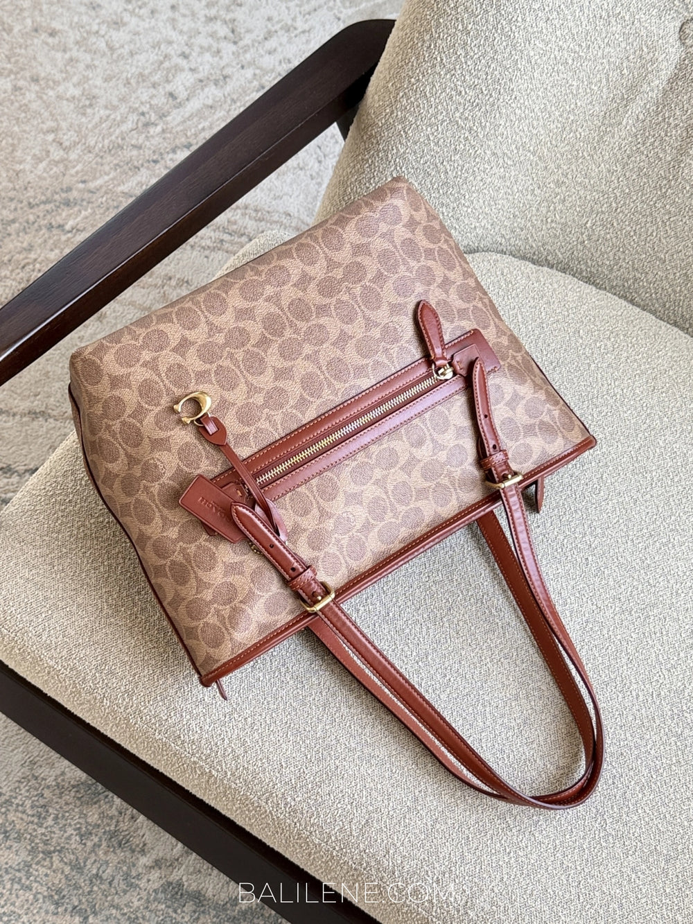 gambar-depan-Coach-Taylor-Tote-In-Signature-Canvas-Tan-Rust-balilene