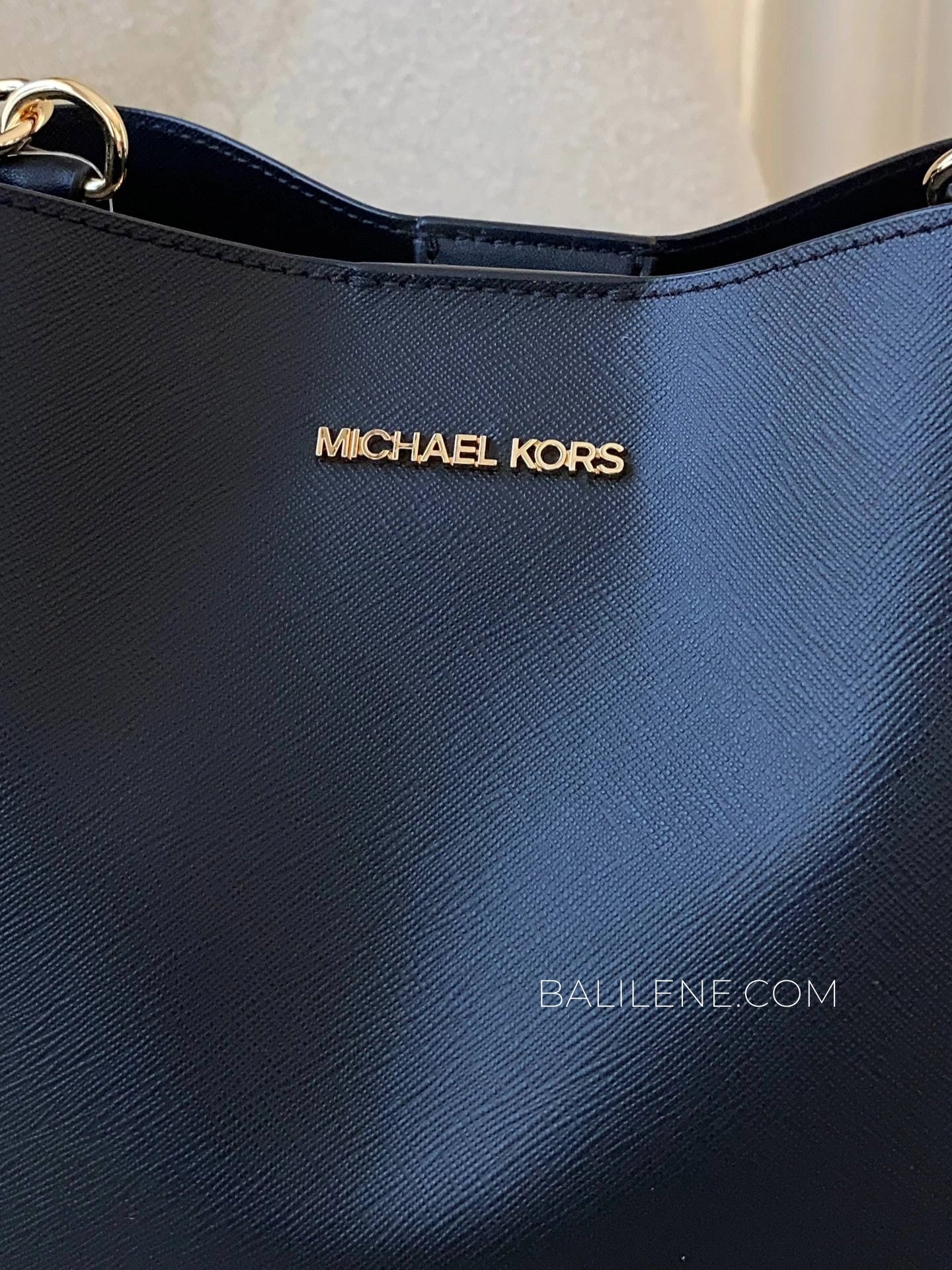 gambar-depan-Michael-Kors-Pratt-Medium-Shoulder-Bag-Black-balilene