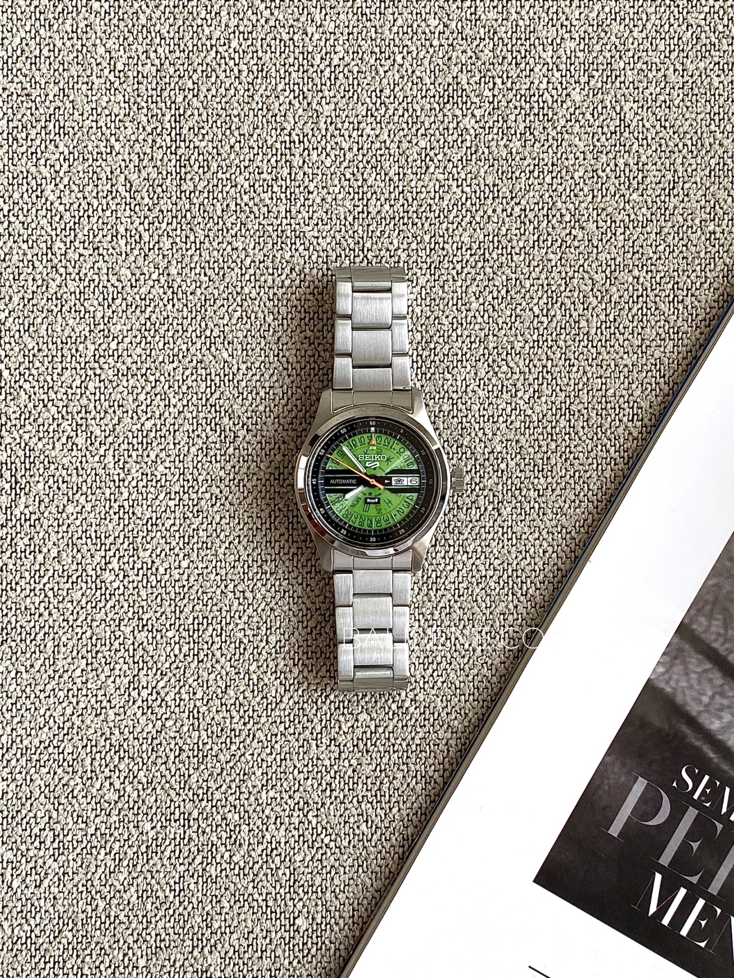 gambar-depan-Seiko-5-Sports-SRPM09K1-Watch-Field-Series-HUF-Limited-Edition-balilene