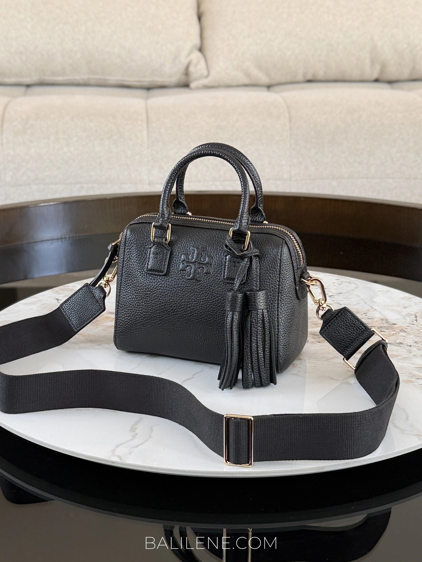 gambar-depan-Tory-Burch-87899-Thea-Mini-Web-Satchel-Black-balilene