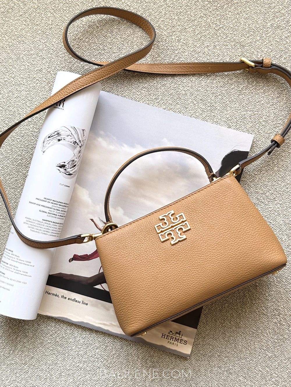 gambar-depan-Tory-Burch-Britten-Micro-Satchel-Bag-Tiramisu-balilene