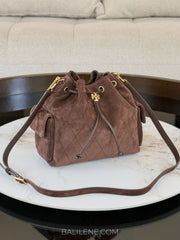 gambar-depan-Tory-Burch-Charlie-Suede-Drawstring-Shoulder-Bag-Dark-Cocoa-balilene