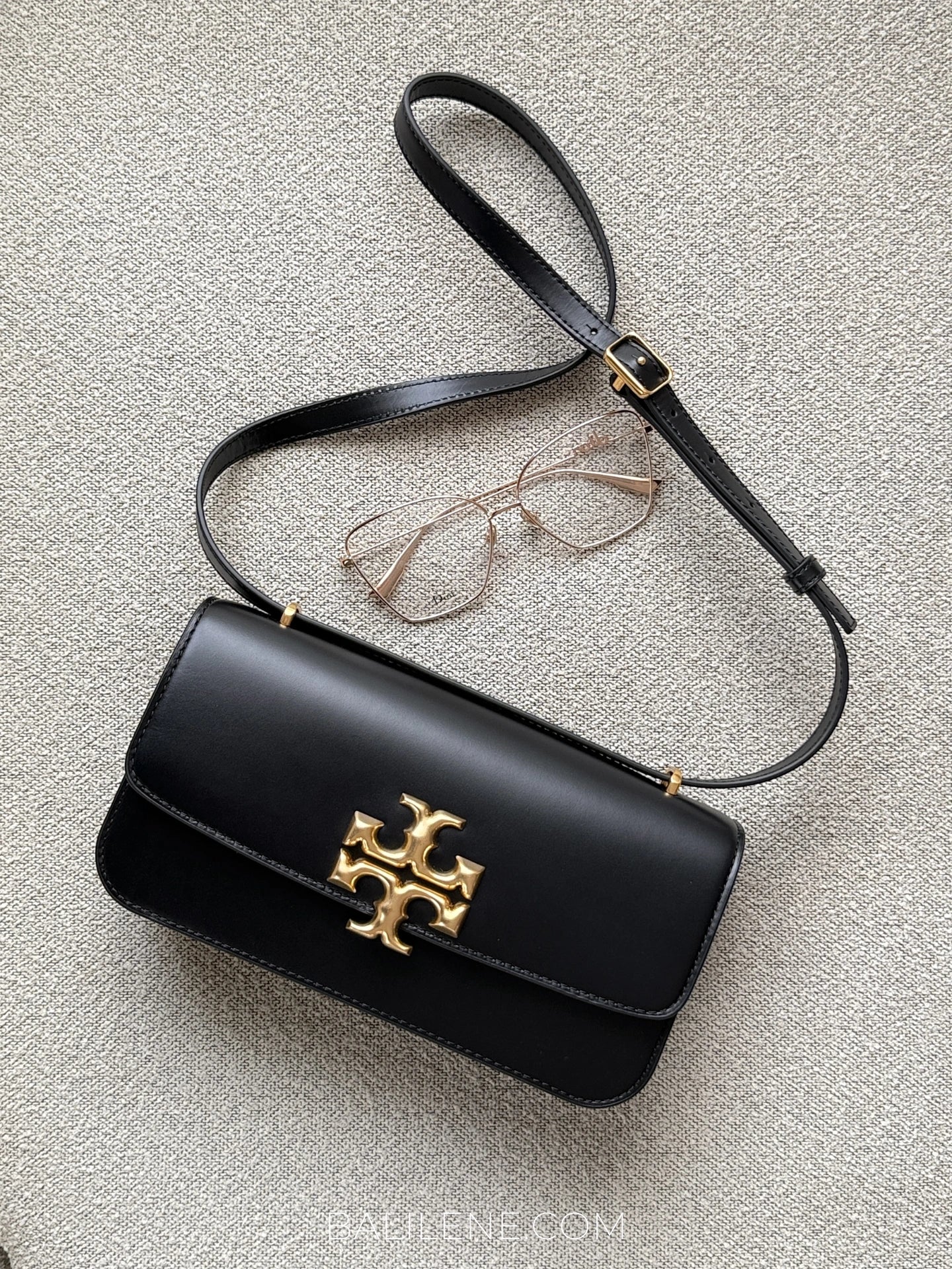 gambar-depan-Tory-Burch-Eleanor-Small-EW-Convertible-Shoulder-Bag-Black-balilene
