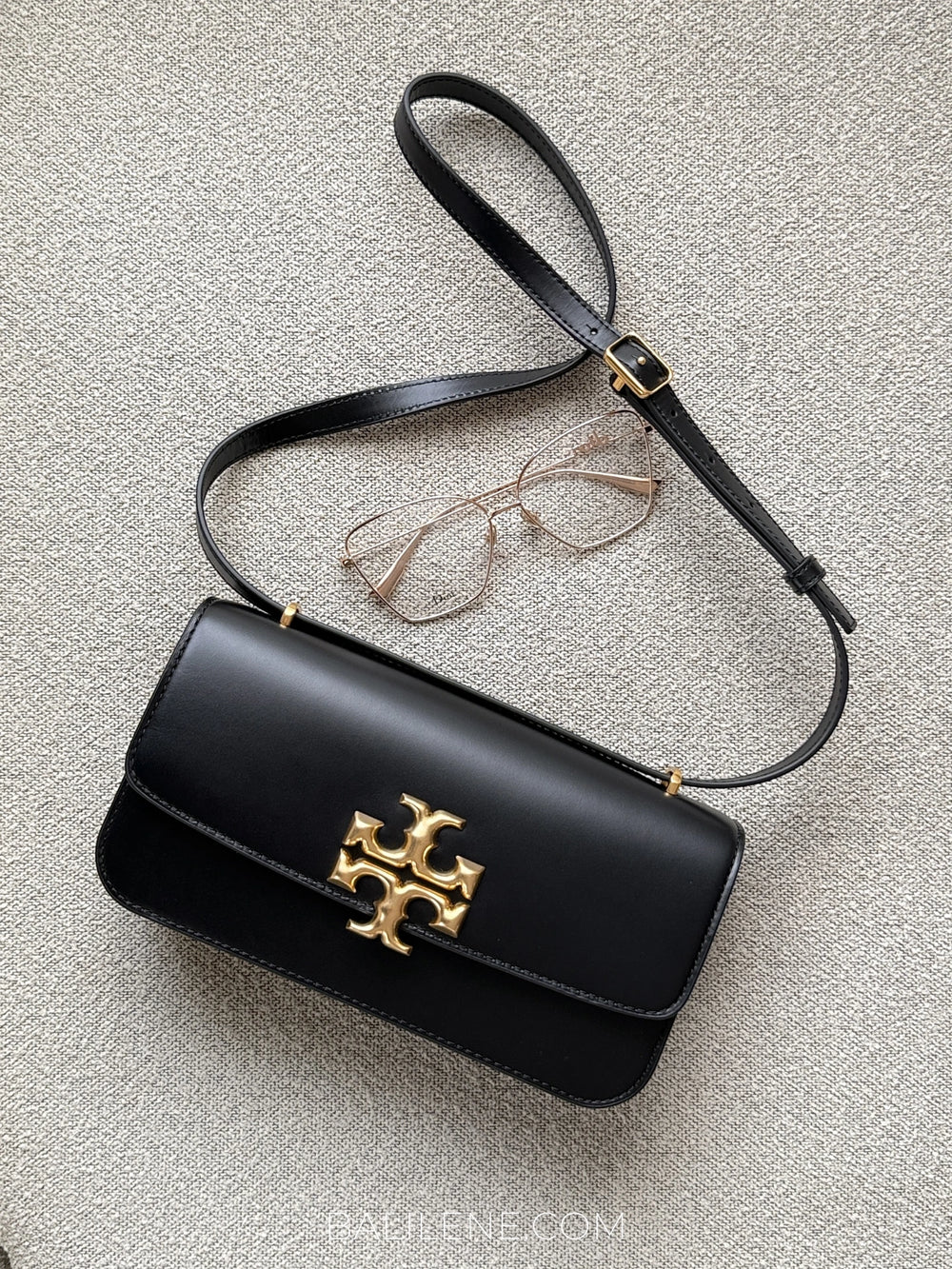 gambar-depan-Tory-Burch-Eleanor-Small-EW-Convertible-Shoulder-Bag-Black-balilene