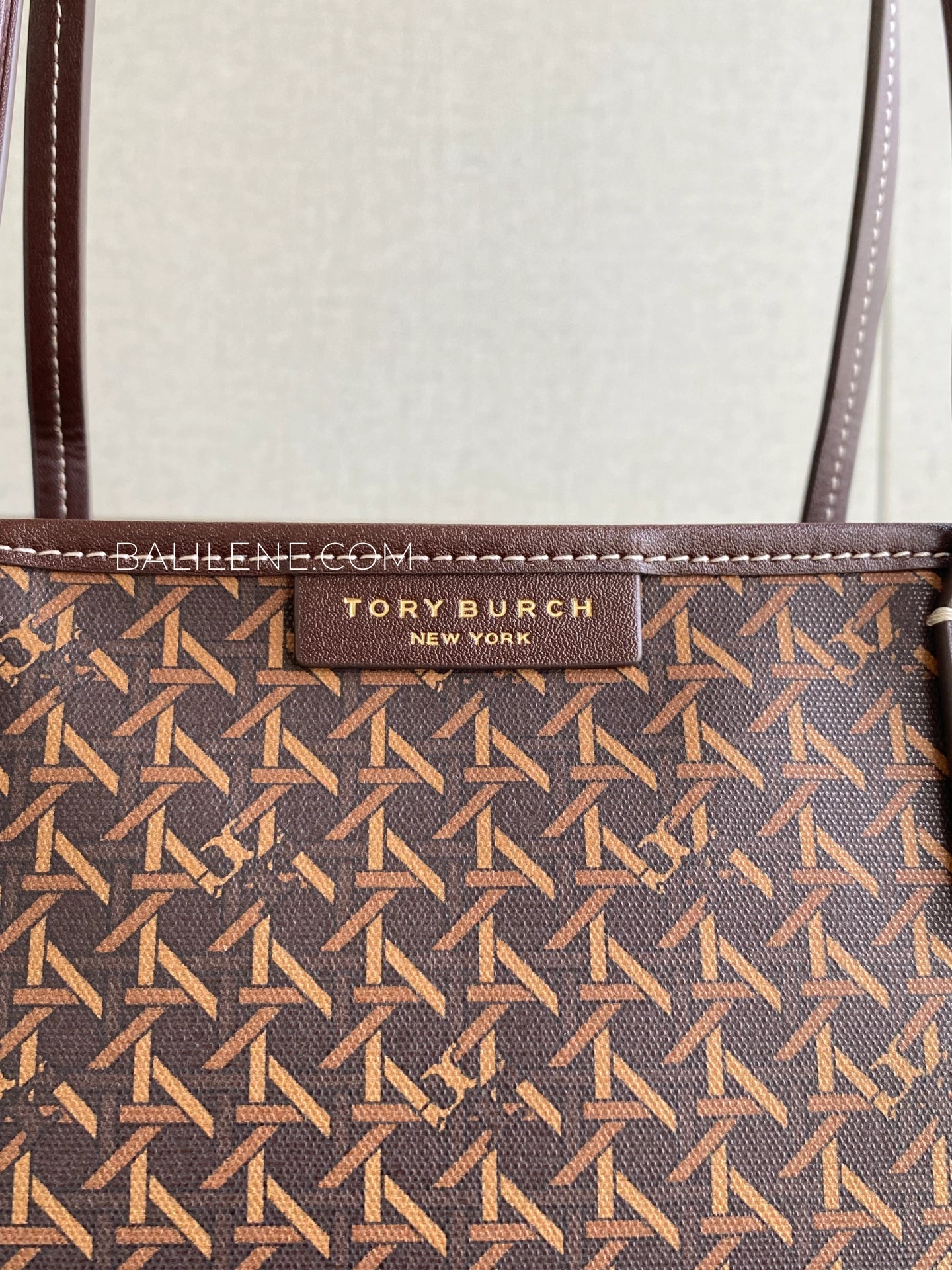 gambar-depan-Tory-Burch-Ever-Ready-Small-Zip-Tote-Walnut-balilene