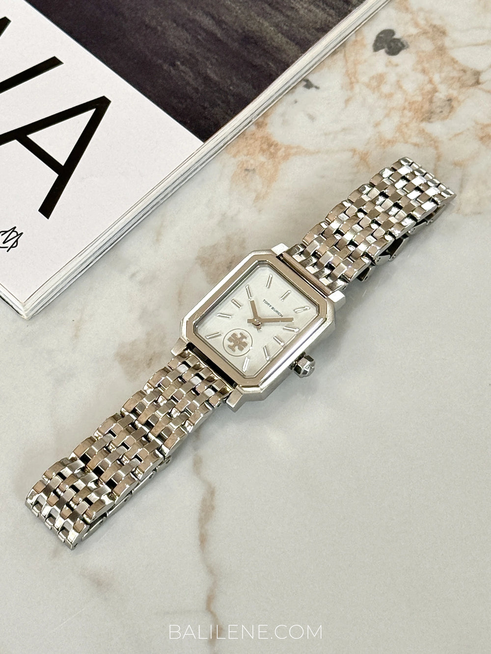 gambar-depan-Tory-Burch-Robinson-Silver-Tone-White-Dial-Ladies-Watch-balilene
