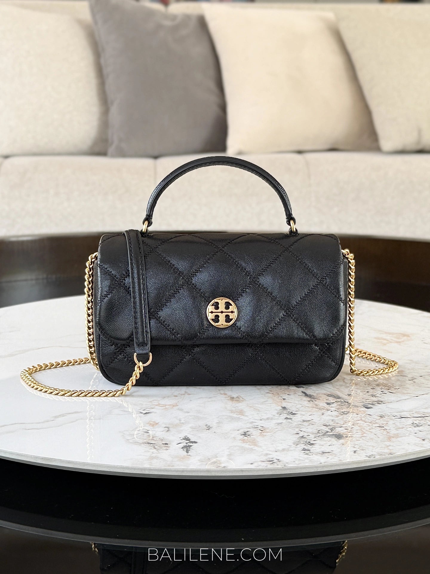 gambar-depan-Tory-Burch-Willa-Mini-Top-Handle-Bag-Black-balilene