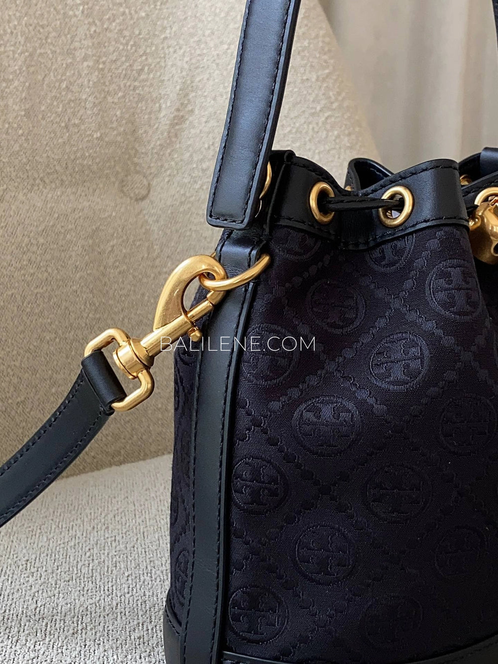 gambar-samping-Tory-Burch-T-Monogram-Bucket-Bag-Black-balilene