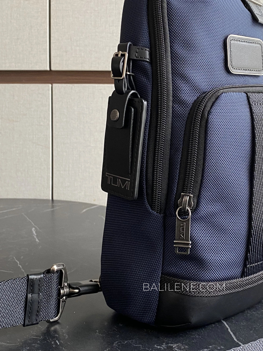 gambar-samping-Tumi-Fife-Slim-Sling-Bag-Navy-balilene