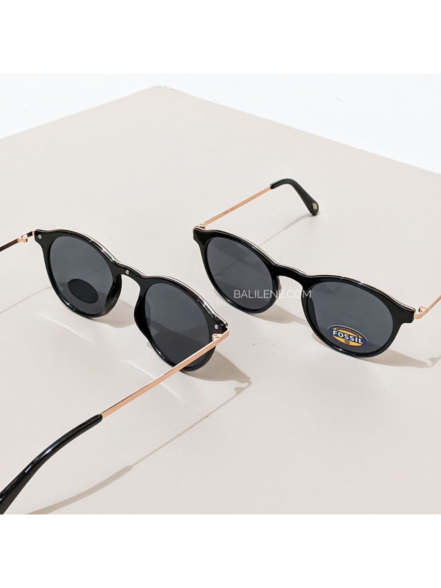 gambar 2-Fossil-Round-Sunglasses-Black-Rose-Gold_Balilene_5
