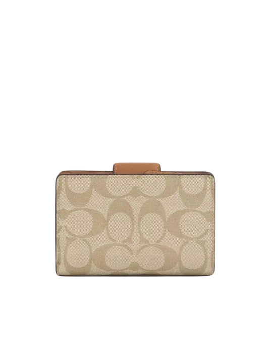 gambar_belakang_Coach_Medium_Corner_Zip_Wallet_In_Signature_Light_Khaki_Saddle