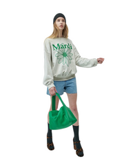 on-model-2-Mardi-Mercredi-Sweatshirt-Flowermardi-Blossom-Oatmeal-Green
