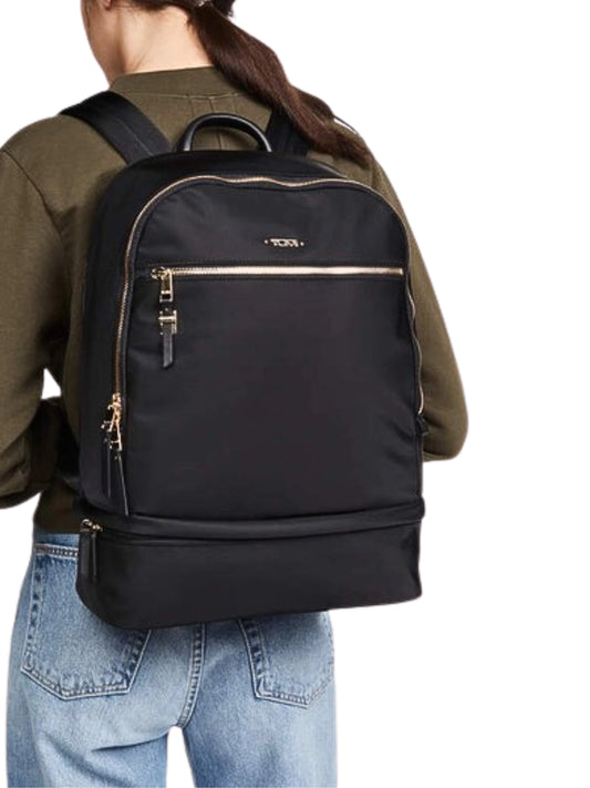 on-model-Bexley-Backpack-Black-TUMI