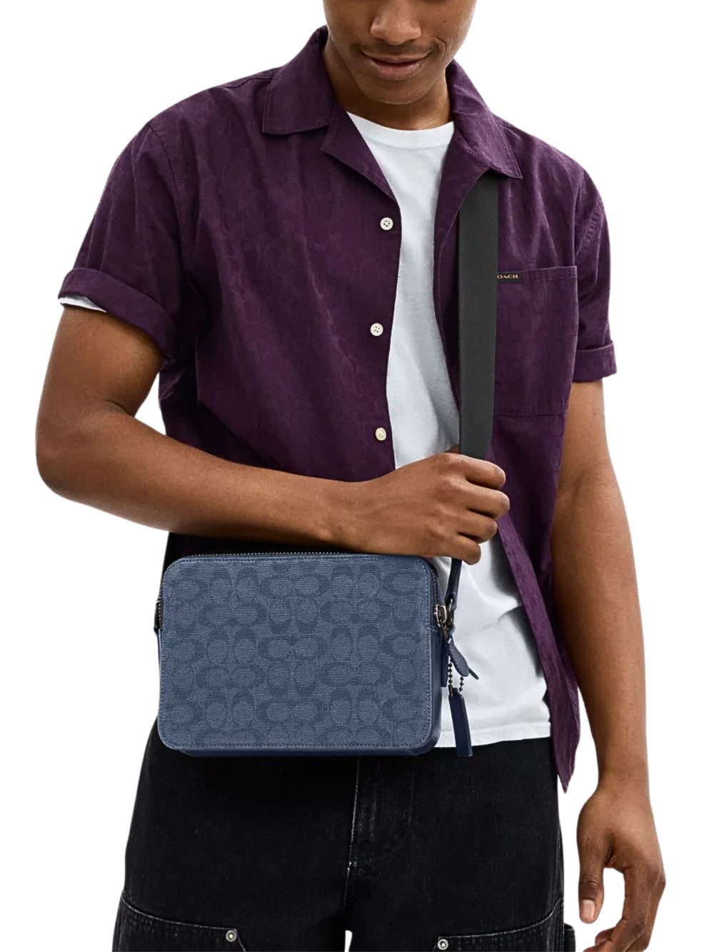 on-model-Coach-Charter-Crossbody-Bag-24-In-Signature-Canvas-Jacquard-Washed-Chambray