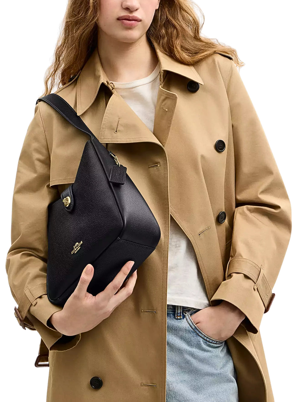 on-model-Coach-Hadley-Convertible-Crossbody-Bag-Black
