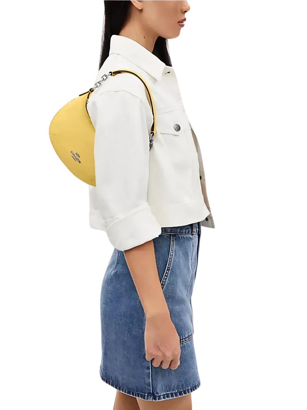 on-model-Coach-Payton-Mini-Pebbled-Leather-Daisy-balilene