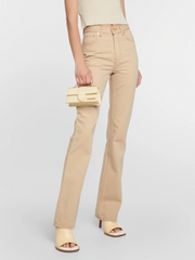 on-model-Jacquemus-Le-Bambino-Small-Leather-Handbag-Ivory-Balilene