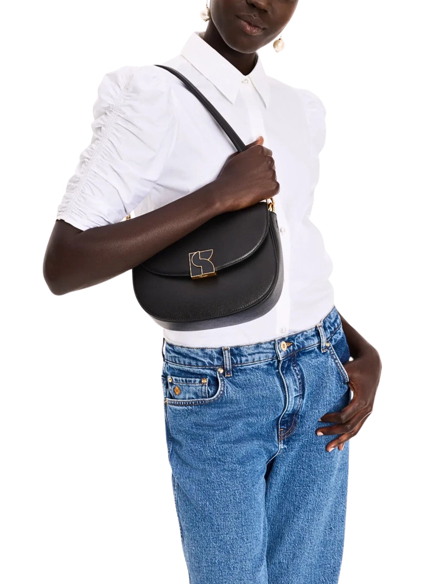 on-model-Kate-Spade-Dakota-Medium-Saddle-Bag-Black