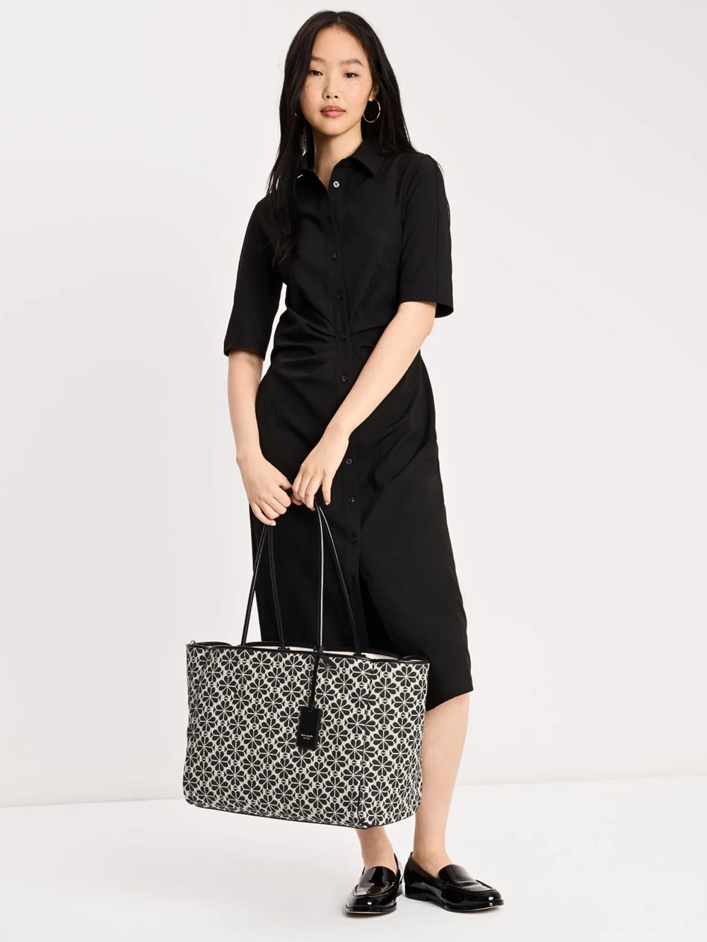 on-model-Kate-Spade-Flower-Jacquard-Large-Everything-Tote-Sand-Multi