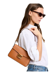 on-model-Kate-Spade-Katy-Medium-Shoulder-Bag-Allspice-Cake