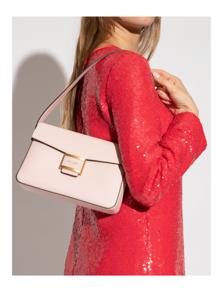 on-model-Katy-Small-shoulder-bag-mochi-pink