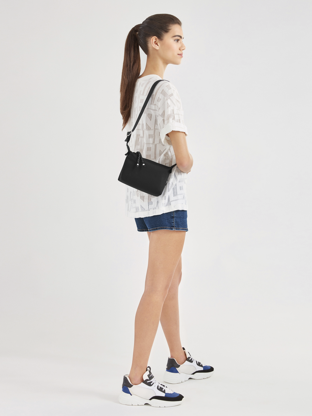 on-model-LE-PLIAGE-ENERGY-POUCH-Black