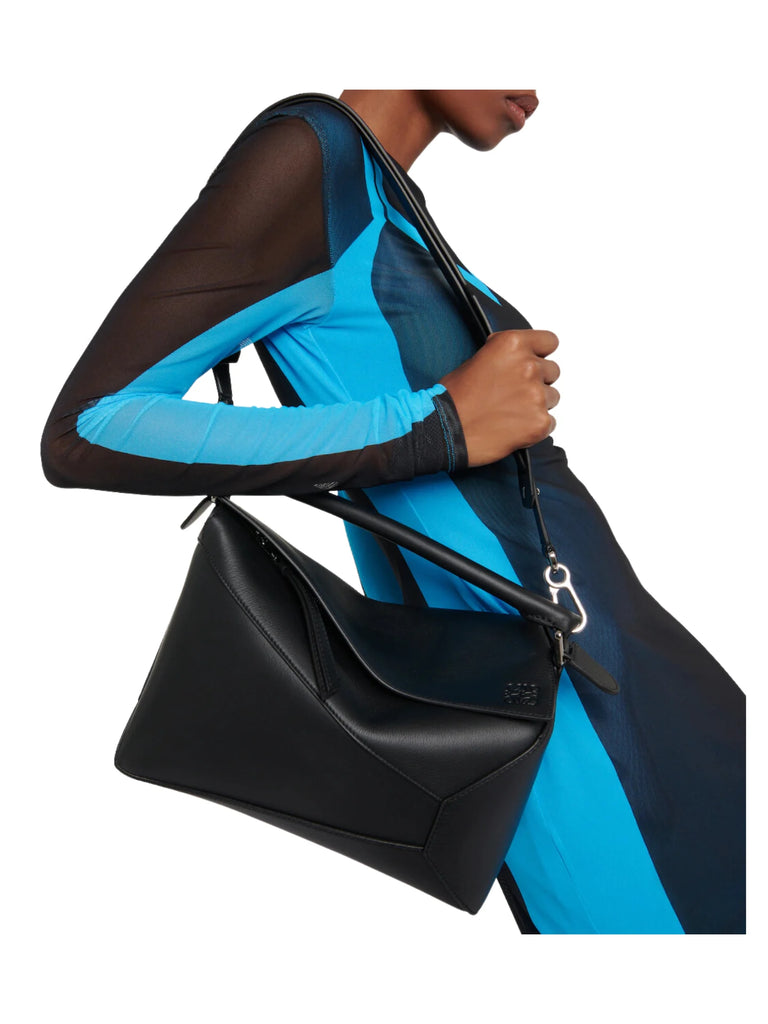 on-model-Loewe-Puzzle-Edge-Medium-leather-shoulder-bag-blackWEBP