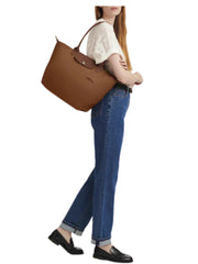 on-model-Longchamp-Le-Pliage-Green-Medium-Shoulder-Bag-CognacWEBP